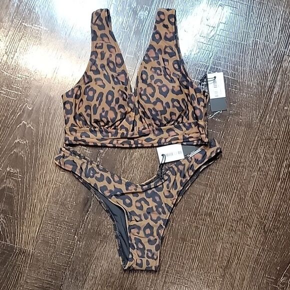 Kendall & Klyie Animal Plunge Two-piece Bikini Set - Picture 6 of 16